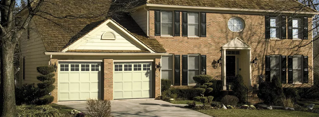Cambridge CM, 8' x 7', Desert Sand doors and overlays,  4 lite Panoramic windows